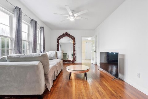 Casa en venta en Oakland Park, Florida, 2 dormitorios, 103.68 m2 № 1920623 - foto 2