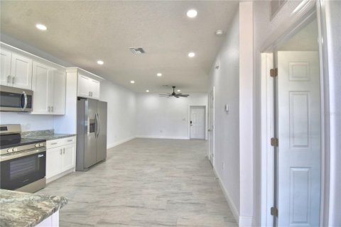 Appartement à louer à Indian lake estates, Floride: 3 chambres, 113.34 m2 № 2116080 - photo 2