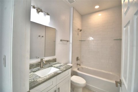 Appartement à louer à Indian lake estates, Floride: 3 chambres, 113.34 m2 № 2116080 - photo 10