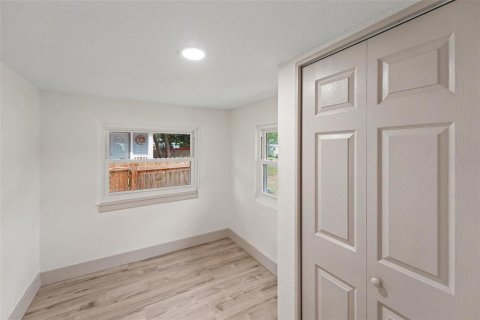 House in Saint Petersburg, Florida 3 bedrooms, 93.65 sq.m. № 2211338 - photo 11