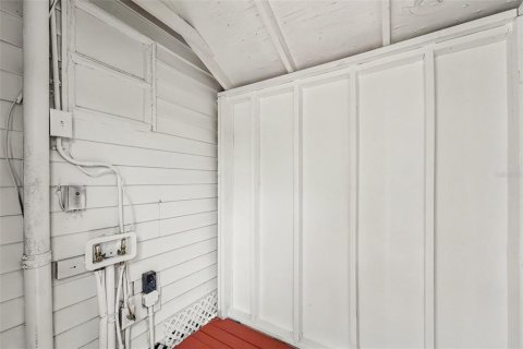 House in Saint Petersburg, Florida 3 bedrooms, 93.65 sq.m. № 2211338 - photo 21