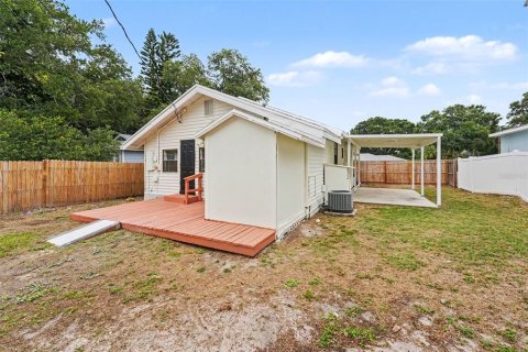 House in Saint Petersburg, Florida 3 bedrooms, 93.65 sq.m. № 2211338 - photo 24
