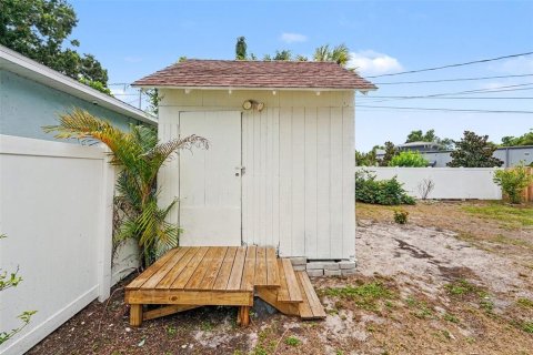 House in Saint Petersburg, Florida 3 bedrooms, 93.65 sq.m. № 2211338 - photo 23