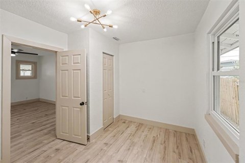 House in Saint Petersburg, Florida 3 bedrooms, 93.65 sq.m. № 2211338 - photo 17