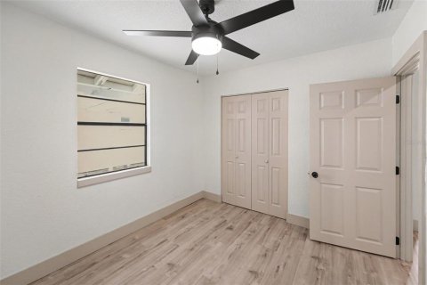 House in Saint Petersburg, Florida 3 bedrooms, 93.65 sq.m. № 2211338 - photo 20