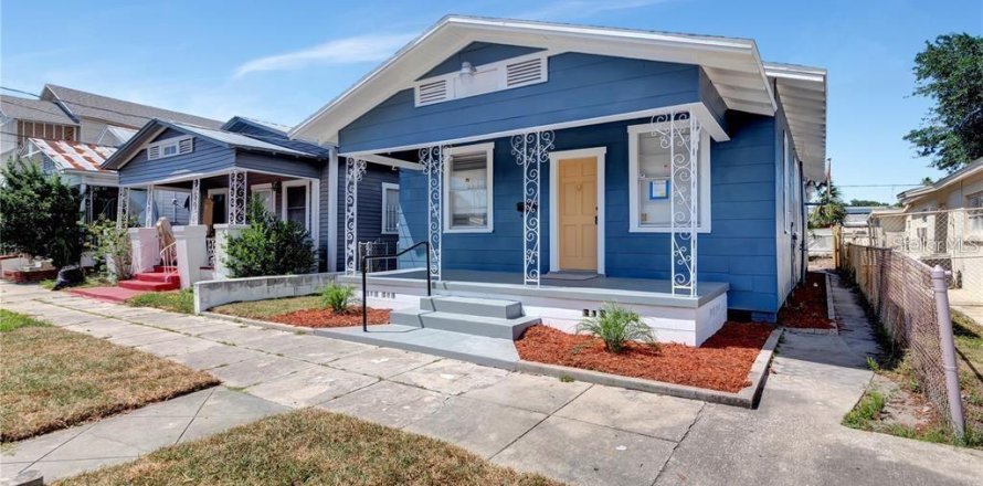 Villa ou maison à Tampa, Floride 4 chambres, 111.48 m2 № 1820870