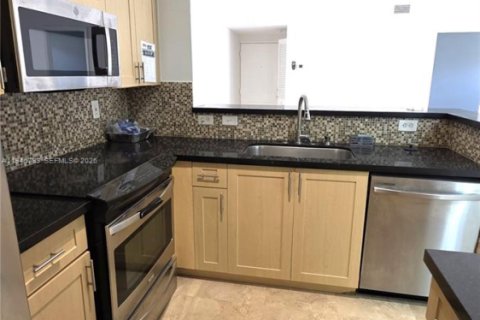 Condo in Miramar, Florida, 3 bedrooms  № 2003594 - photo 2