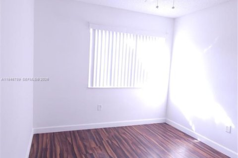 Condo in Miramar, Florida, 3 bedrooms  № 2003594 - photo 13