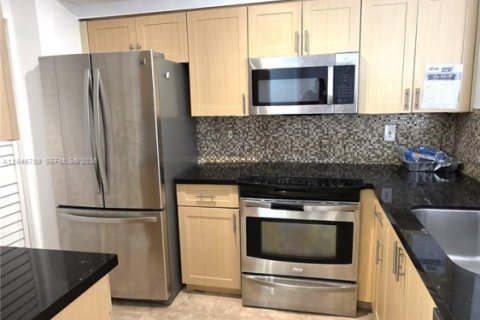 Condo in Miramar, Florida, 3 bedrooms  № 2003594