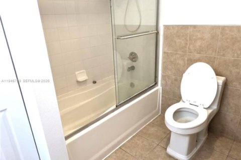 Condo in Miramar, Florida, 3 bedrooms  № 2003594 - photo 15