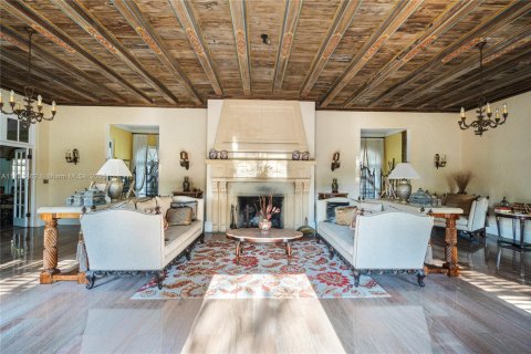 House in Miami, Florida 6 bedrooms, 627.46 sq.m. № 1714866 - photo 8