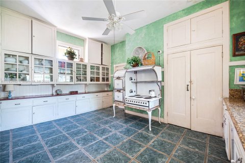 House in Miami, Florida 6 bedrooms, 627.46 sq.m. № 1714866 - photo 15