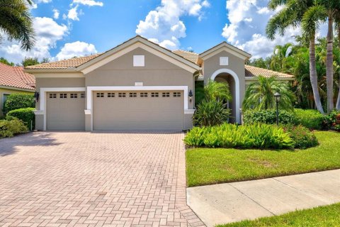 Villa ou maison à vendre à Lakewood Ranch, Floride: 3 chambres, 232.26 m2 № 1901468 - photo 3