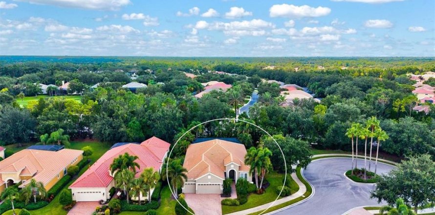 Villa ou maison à Lakewood Ranch, Floride 3 chambres, 232.26 m2 № 1901468