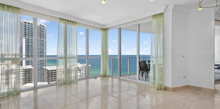 Condominio en Hollywood, Florida, 4 dormitorios № 2021608
