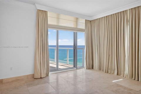 Condominio en venta en Hollywood, Florida, 4 dormitorios, 322 m2 № 2021608 - foto 24