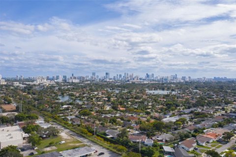 Condo in Hallandale Beach, Florida, 1 bedroom  № 1828284 - photo 22