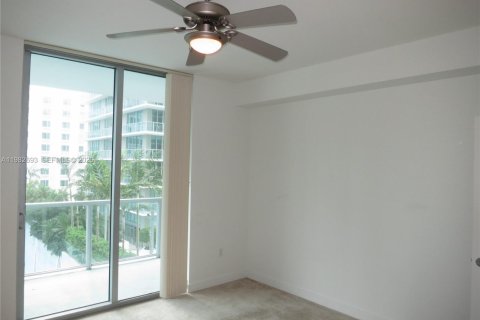 Condo in Miami, Florida, 1 bedroom  № 2053034 - photo 14