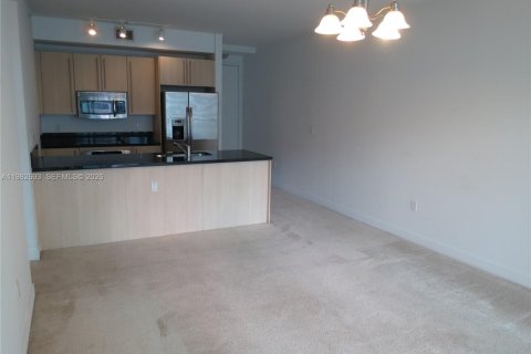 Condo in Miami, Florida, 1 bedroom  № 2053034 - photo 6