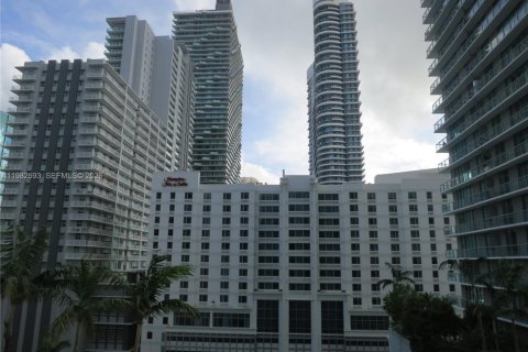 Condo in Miami, Florida, 1 bedroom  № 2053034 - photo 12