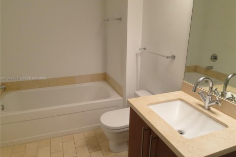 Condo in Miami, Florida, 1 bedroom  № 2053034 - photo 17