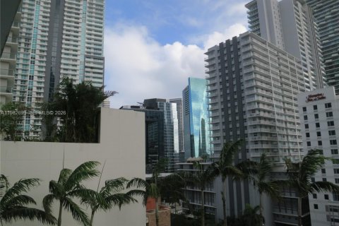 Condo in Miami, Florida, 1 bedroom  № 2053034 - photo 9