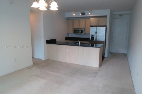 Condo in Miami, Florida, 1 bedroom  № 2053034 - photo 7
