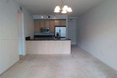Condo in Miami, Florida, 1 bedroom  № 2053034 - photo 5