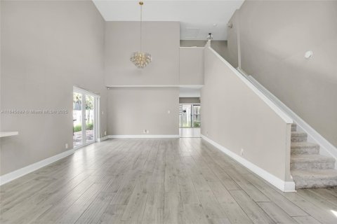 Villa ou maison à louer à Coconut Creek, Floride: 3 chambres, 163.14 m2 № 1940709 - photo 5