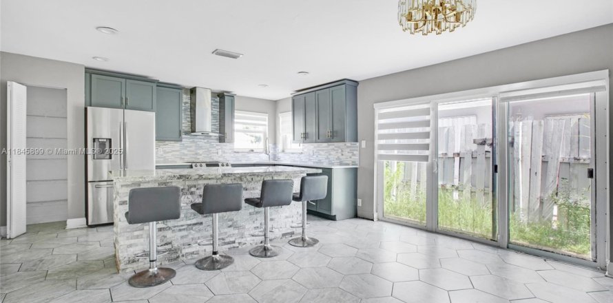 Villa ou maison à Coconut Creek, Floride 3 chambres, 163.14 m2 № 1940709