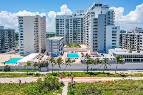 Copropriété à louer à Miami Beach, Floride: 1 chambre, 52.95 m2 № 1878580 - photo 1