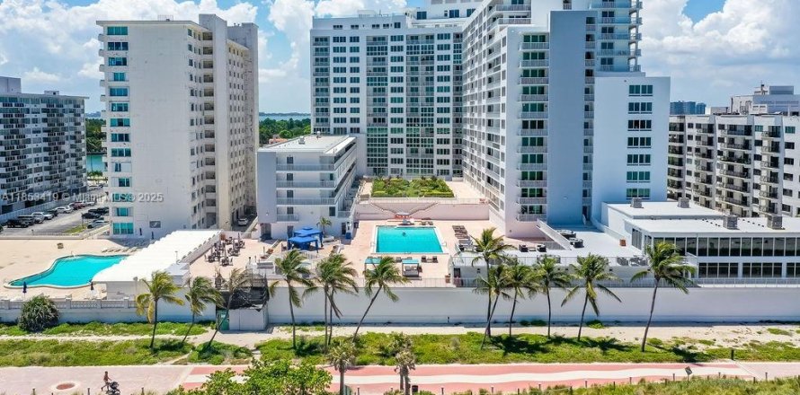 Condo à Miami Beach, Floride, 1 chambre  № 1878580