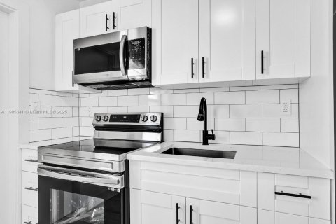 Immobilier commercial à vendre à Fort Lauderdale, Floride: 128.39 m2 № 1957165 - photo 5