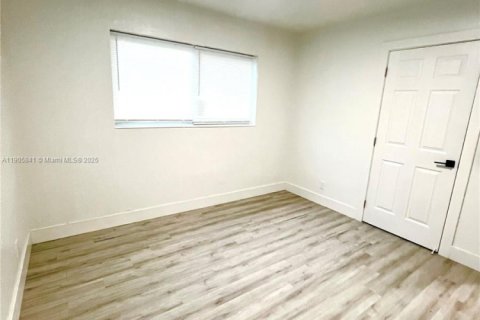 Immobilier commercial à vendre à Fort Lauderdale, Floride: 128.39 m2 № 1957165 - photo 15