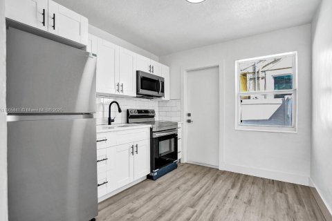 Immobilier commercial à vendre à Fort Lauderdale, Floride: 128.39 m2 № 1957165 - photo 6