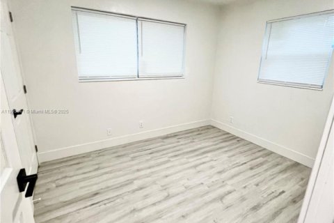 Immobilier commercial à vendre à Fort Lauderdale, Floride: 128.39 m2 № 1957165 - photo 16