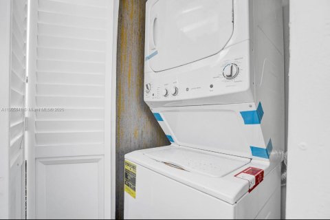 Immobilier commercial à vendre à Fort Lauderdale, Floride: 128.39 m2 № 1957165 - photo 12