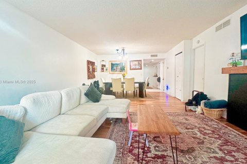 Condo in Weston, Florida, 2 bedrooms  № 1761879 - photo 12