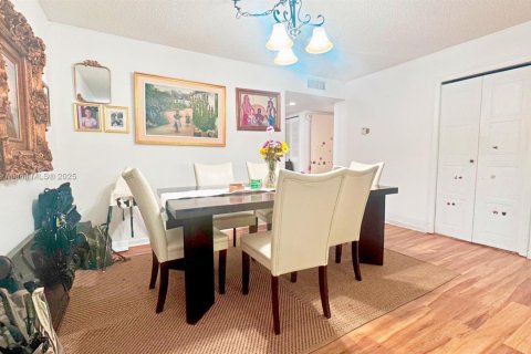Condo in Weston, Florida, 2 bedrooms  № 1761879 - photo 8