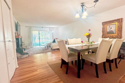 Condo in Weston, Florida, 2 bedrooms  № 1761879 - photo 7