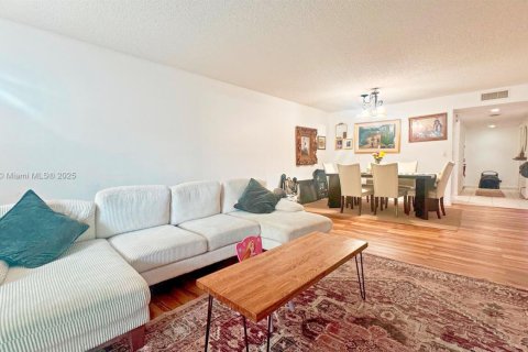 Condo in Weston, Florida, 2 bedrooms  № 1761879 - photo 10