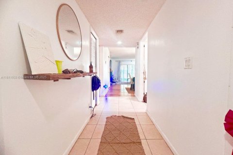 Condo in Weston, Florida, 2 bedrooms  № 1761879 - photo 4