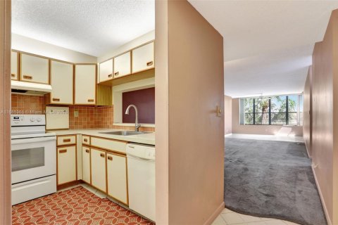 Condominio en venta en Coconut Creek, Florida, 2 dormitorios, 120.77 m2 № 1932546 - foto 15