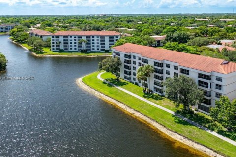 Condominio en venta en Coconut Creek, Florida, 2 dormitorios, 120.77 m2 № 1932546 - foto 8