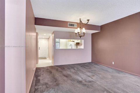 Condominio en venta en Coconut Creek, Florida, 2 dormitorios, 120.77 m2 № 1932546 - foto 26