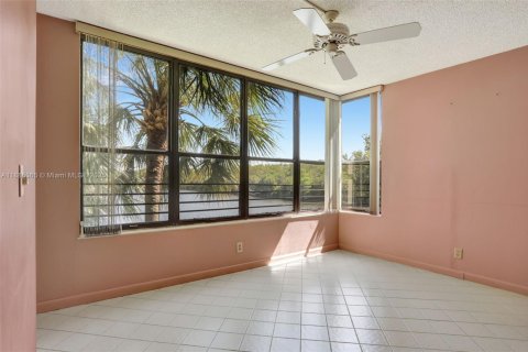 Condominio en venta en Coconut Creek, Florida, 2 dormitorios, 120.77 m2 № 1932546 - foto 30
