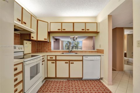 Condominio en venta en Coconut Creek, Florida, 2 dormitorios, 120.77 m2 № 1932546 - foto 19