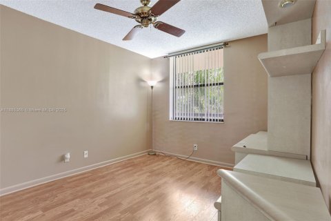 Condominio en venta en Coconut Creek, Florida, 2 dormitorios, 120.77 m2 № 1932546 - foto 22