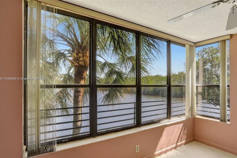 Condominio en venta en Coconut Creek, Florida, 2 dormitorios, 120.77 m2 № 1932546 - foto 5