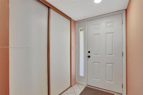 Condominio en venta en Coconut Creek, Florida, 2 dormitorios, 120.77 m2 № 1932546 - foto 14